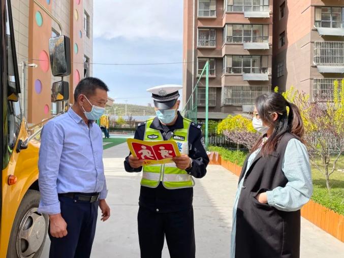 春雷行動|交警三大隊開展校車安全大檢查