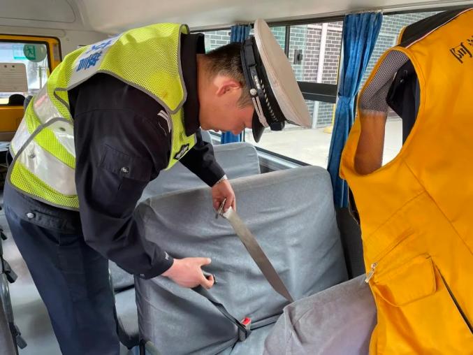 春雷行動|交警三大隊開展校車安全大檢查