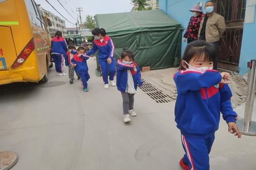 萌水鎮中心幼兒園：校車安全，用心守護