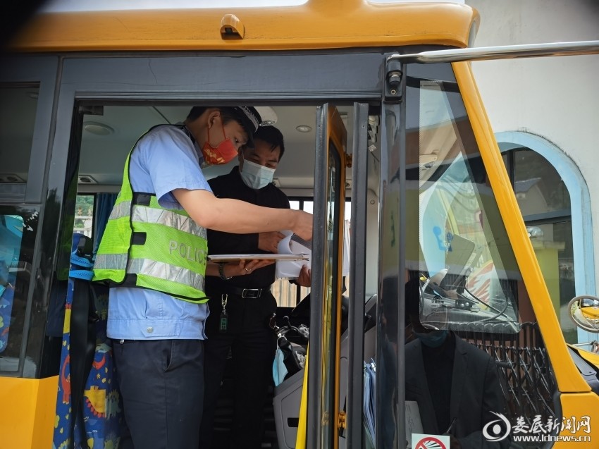 白馬鎮組織開展校車安全大檢查