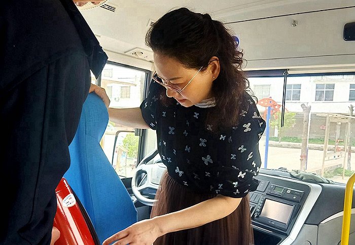 信陽潢川縣教體局多舉措加強校車安全綜合管理，保障師生出行安全