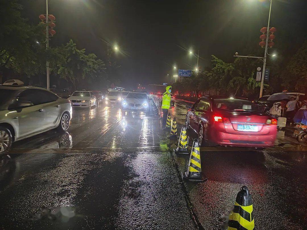 衢州“一校一策”有效治理校園周邊擁堵