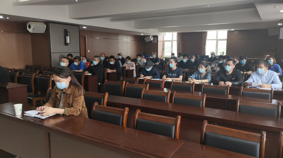 夯實監管責任，嚴抓校車管理