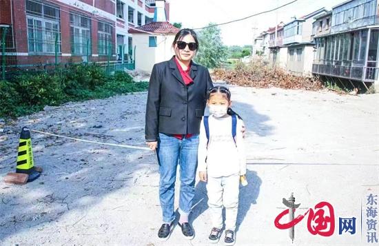 興化市垛田中心小學校車行車難、家長接送停車難“有事好商量”現場辦公一朝解