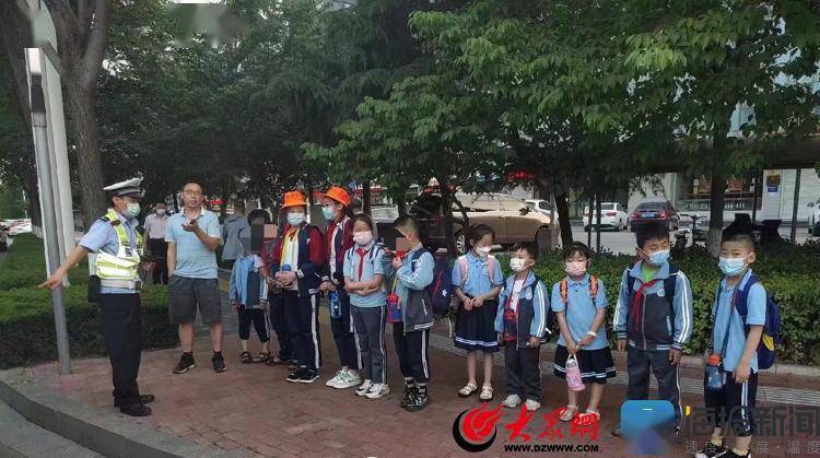 “黑校車”嚴(yán)重超員被查處！臨沂交警直屬三大隊(duì)切實(shí)強(qiáng)化學(xué)生接送車輛交通安全監(jiān)管