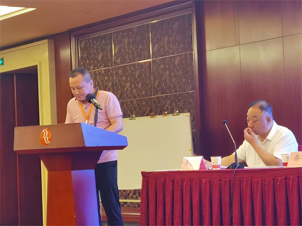 董建新當(dāng)選連任湖北省校車運營行業(yè)協(xié)會會長