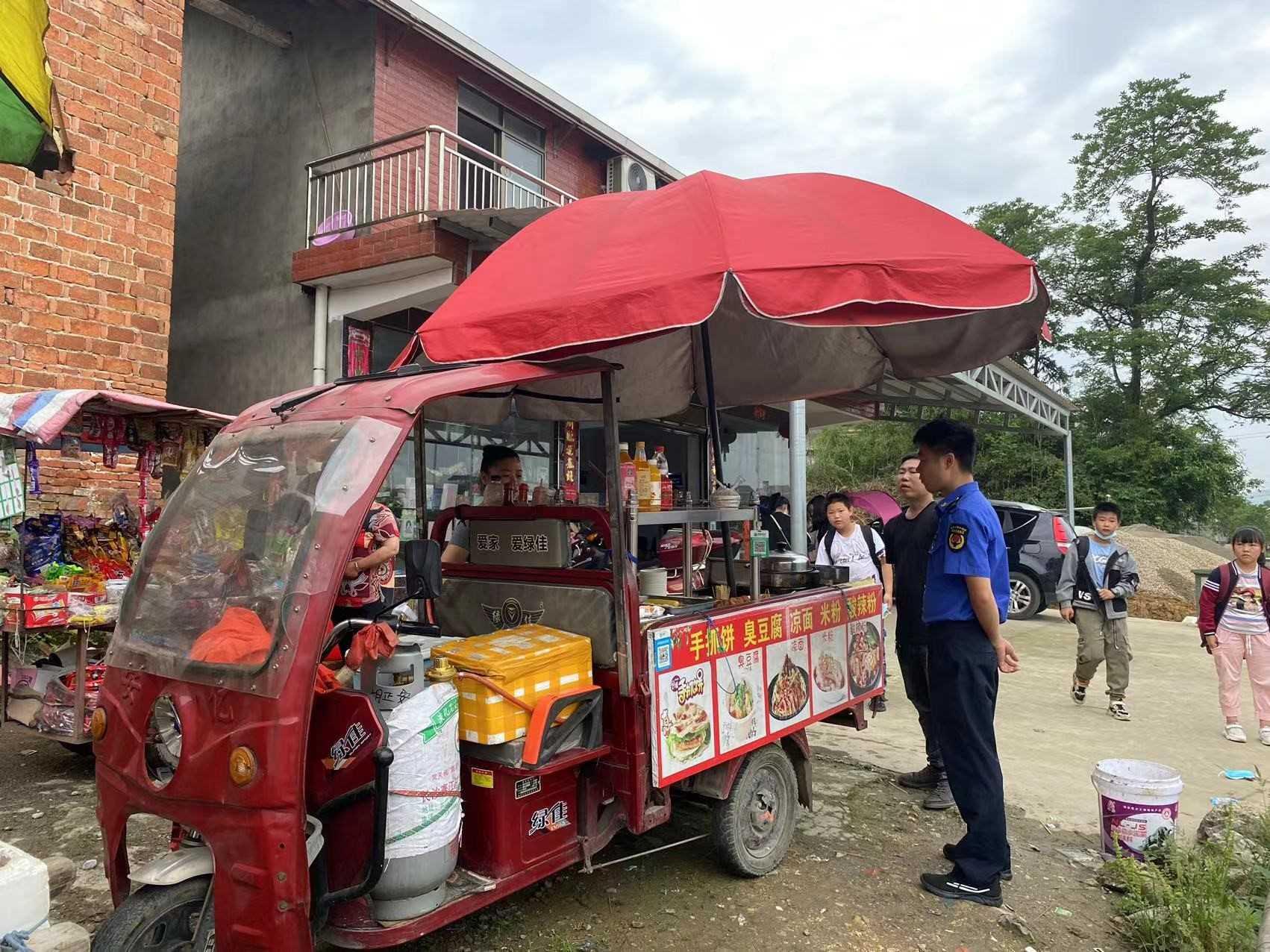 牛田鎮：開展校車安全大檢查