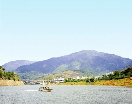 庫區(qū)孩子的“水上校車”