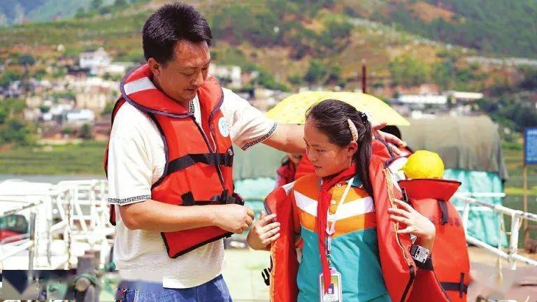 庫區(qū)孩子的“水上校車”