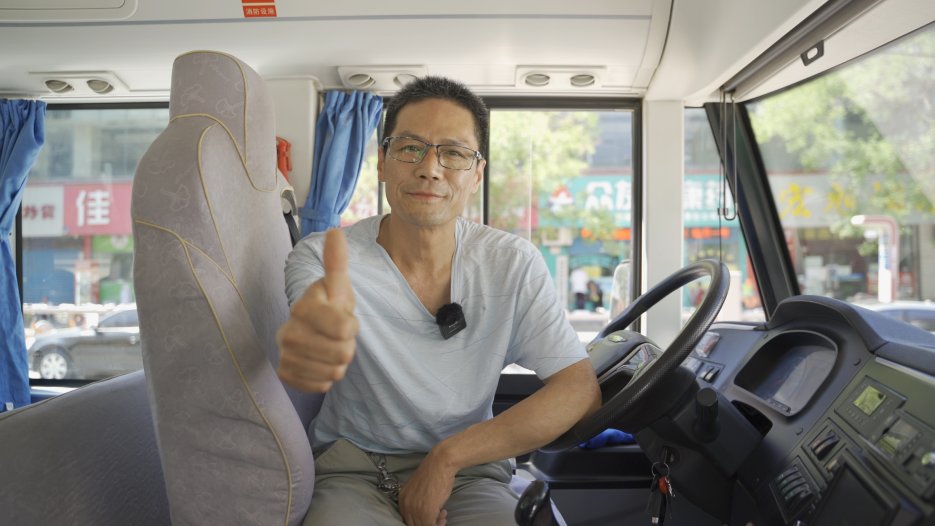 “一鍵清空”服務難題，臨潼校車用戶點贊宇通“巡回直服”