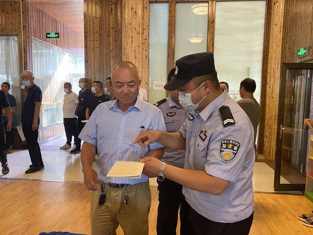 專項治理 | 嚴(yán)把校車安全關(guān)，突擊尿檢防毒駕