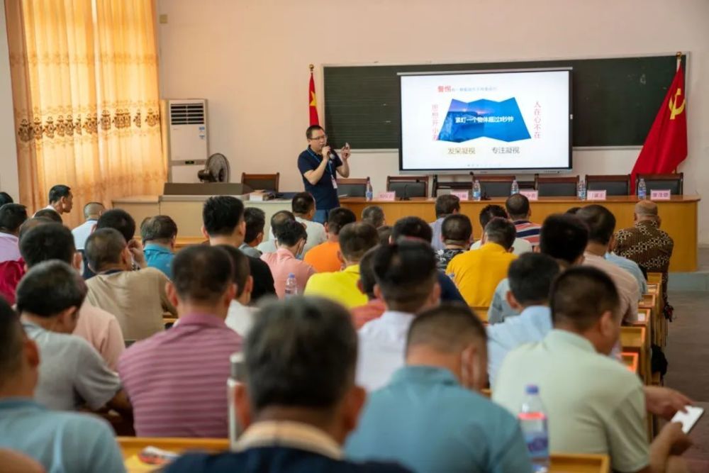 豐順縣教育局舉辦全縣校車司機(jī)安全培訓(xùn)班