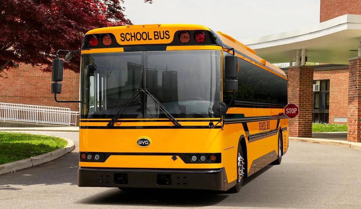 比亞迪打造的洛杉磯校車，外觀很霸氣，續(xù)航250公里，84座