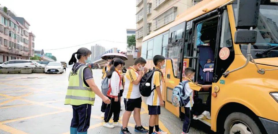 宇通校車進山村：連通大山的連心校車