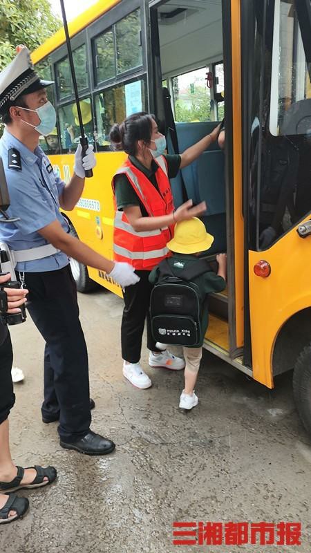 校車運行18年零投訴、零事故，這些科技在給孩子們護航