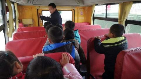 開封尉氏南曹鄉：校車安全常檢查平安出行靠大家