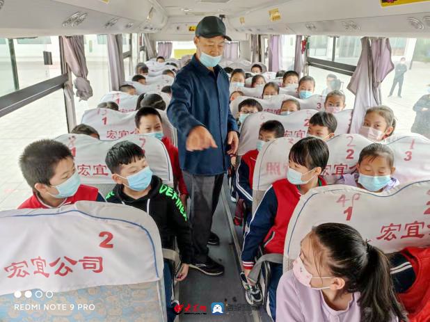 濰坊濱海一中：規(guī)范校車安全管理，保障學(xué)生健康安全