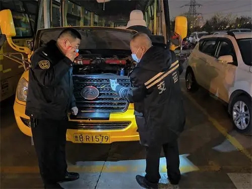 全力保障學生乘車安全！青島溫馨校車公司多舉措應對寒潮天氣