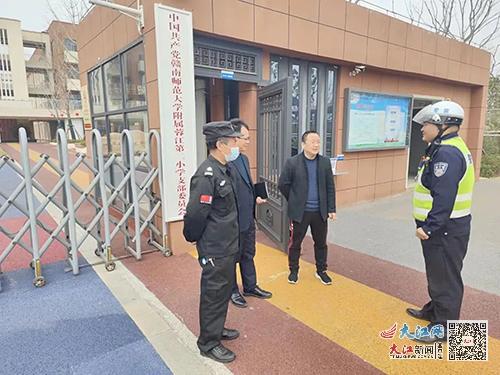 新學期要開始了，贛州交警正在全力準備