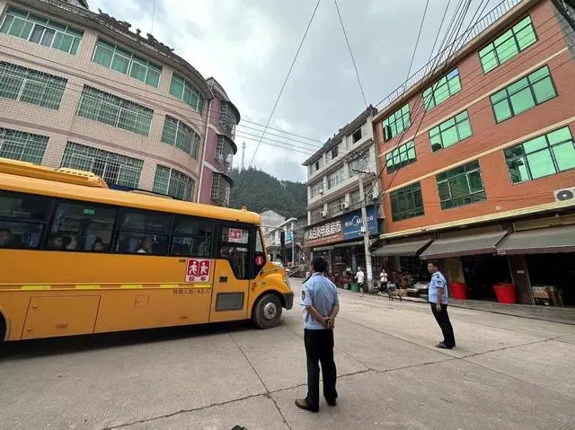 沅陵縣清浪鄉(xiāng)：嚴(yán)把校車安全關(guān) 全力護(hù)航上下學(xué)