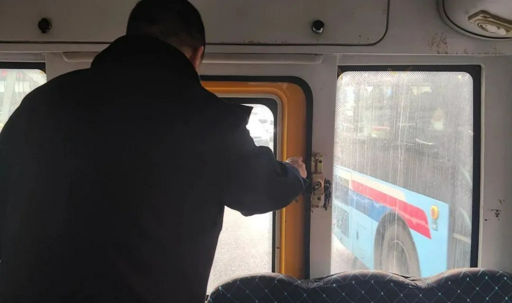 校車安全不容忽視 筑牢校園交通安全“防護墻”