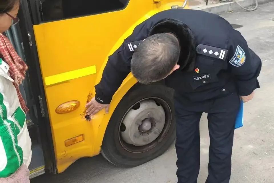 安全課堂＋校車檢查 渝中公安“守未”護航平安假期