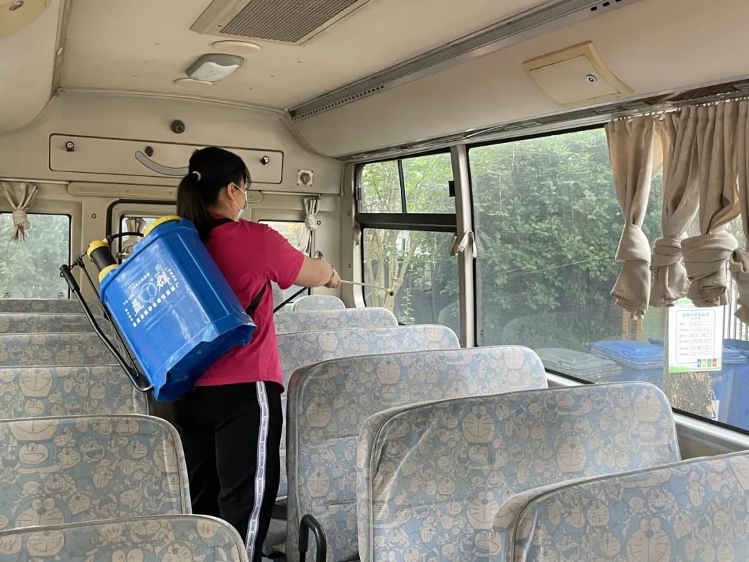 安全乘車，平安“童”行——2023學年下學期校車安全應急演練