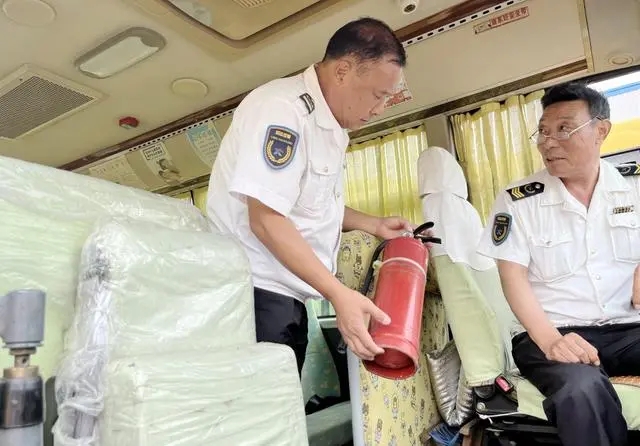 校車安全大檢查，護(hù)航學(xué)生上學(xué)路