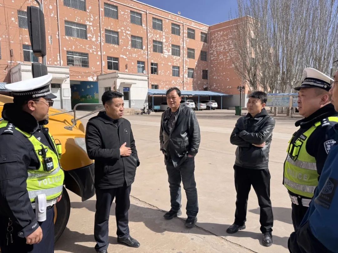 擰緊校車“安全閥” 守護平安“上學路”