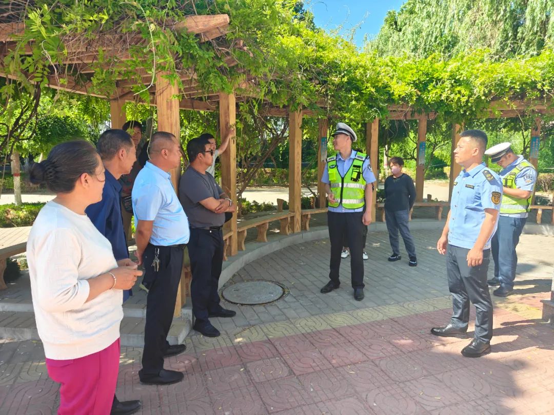 教聯體在行動丨高里街道中心學校迎接校車安全檢查