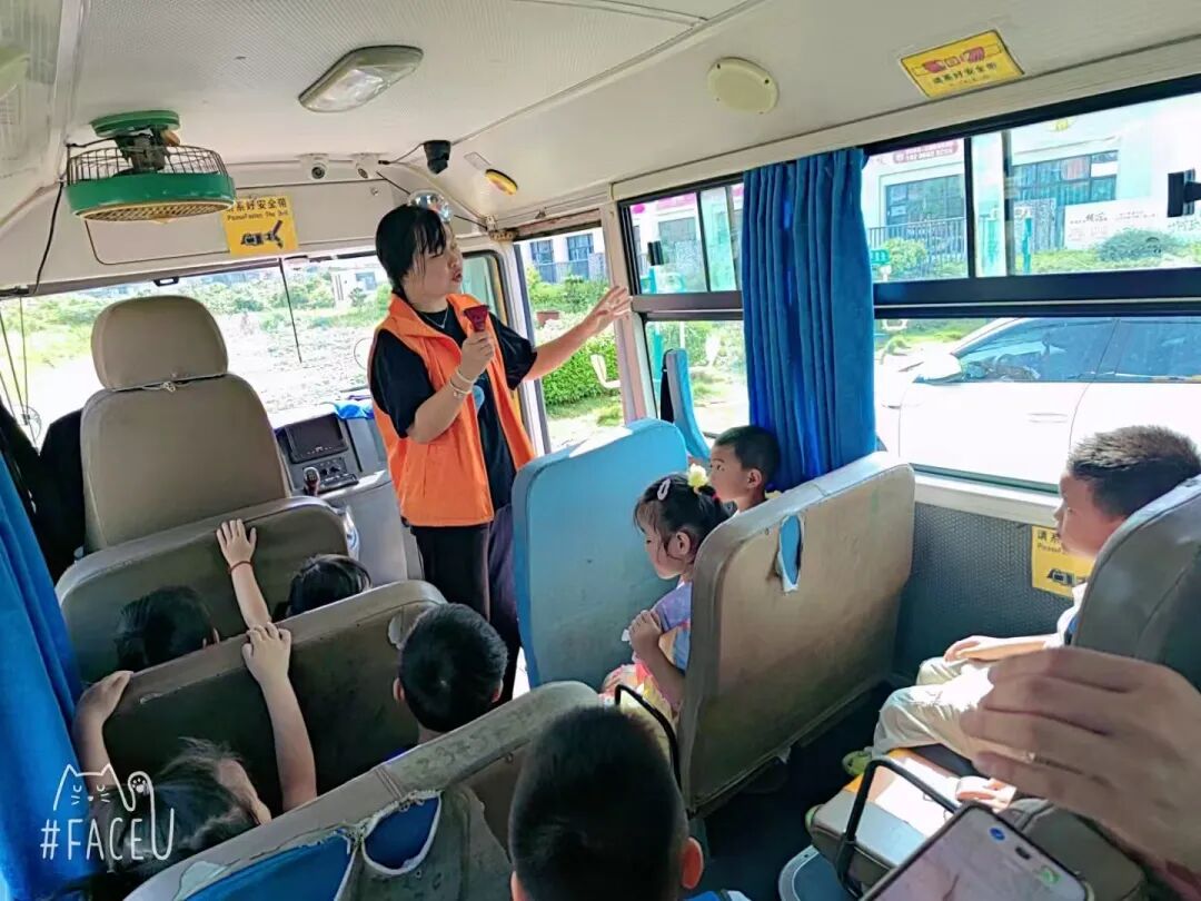華林幼兒園校車逃生演練：為孩子安全“加碼”