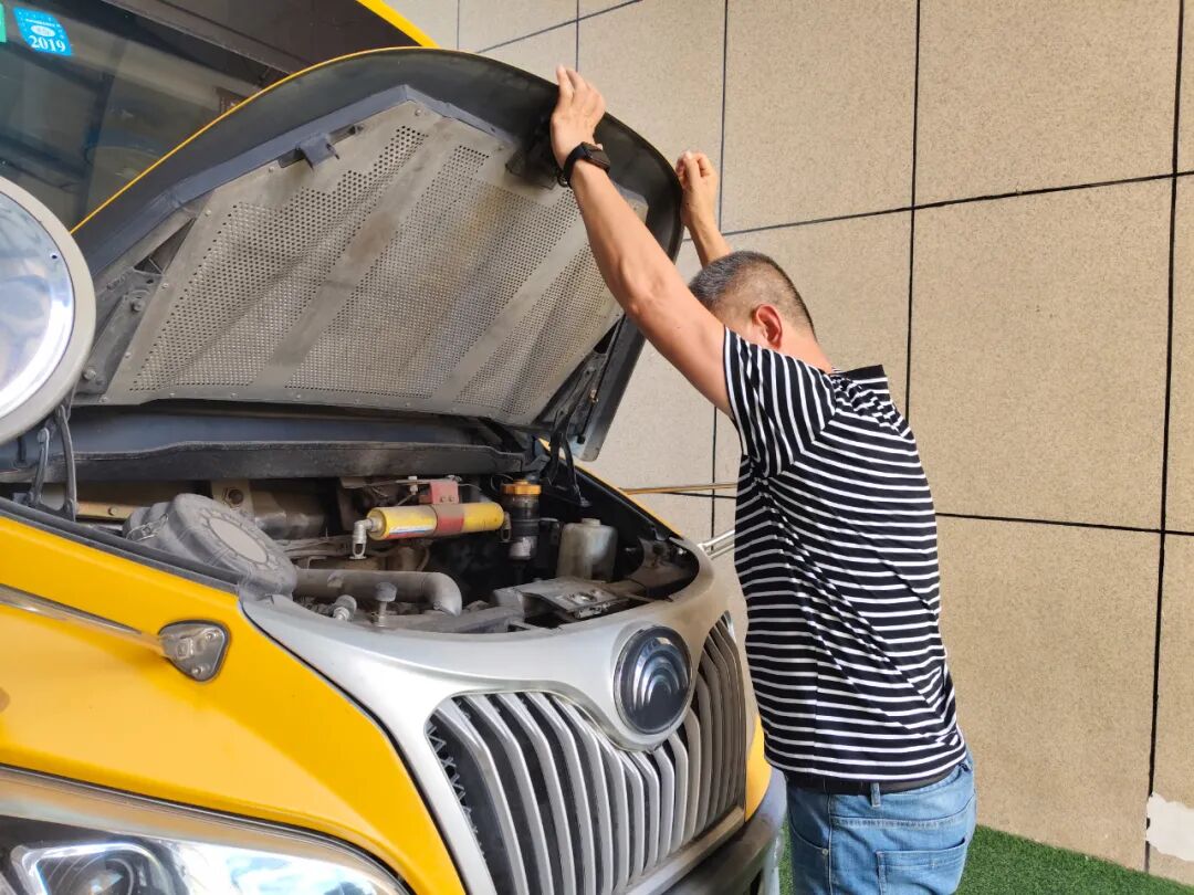 【校車安全】安全乘校車 平安伴我行——榜頭鎮藍天幼兒園校車安全應急演練