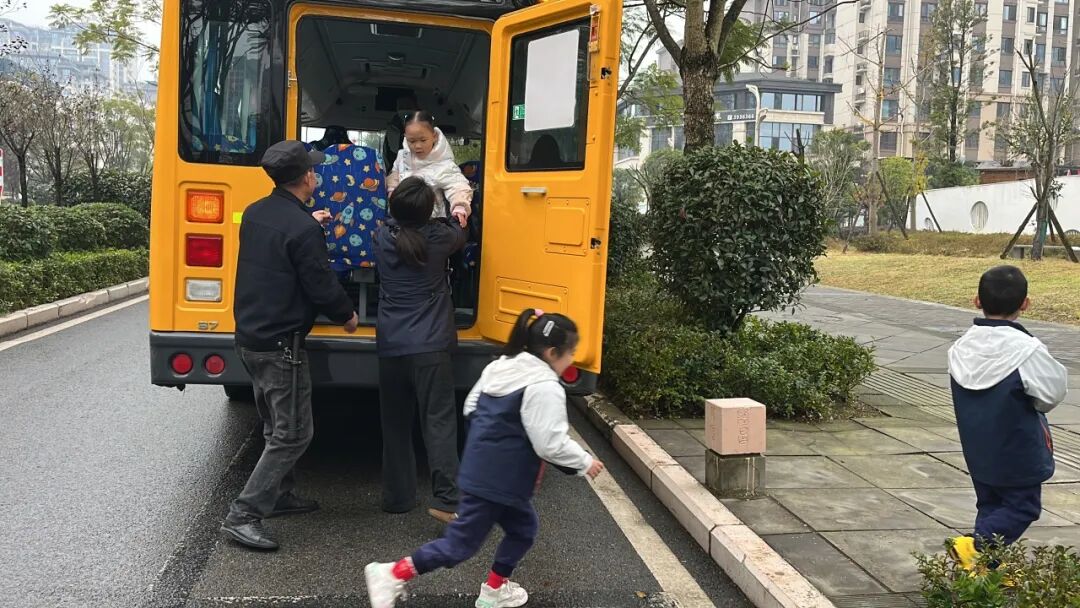 我們的隆橋生活|2025年校車安全應(yīng)急演練