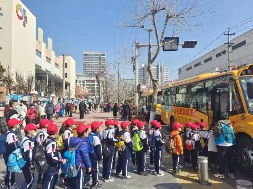 喜報！雙項國家級榮譽加冕，溫馨校車為何是13萬家庭的安心之選？