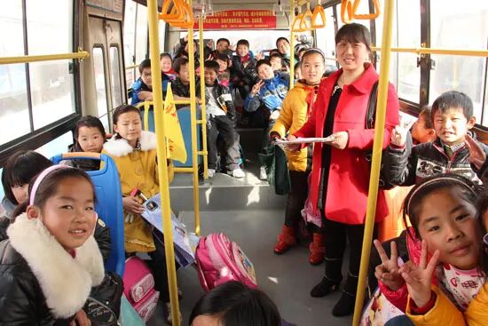 品曙校車 | 暖心校車啟運  護航城區學子——淮安市曙光雙語實驗學校開通城區校車服務