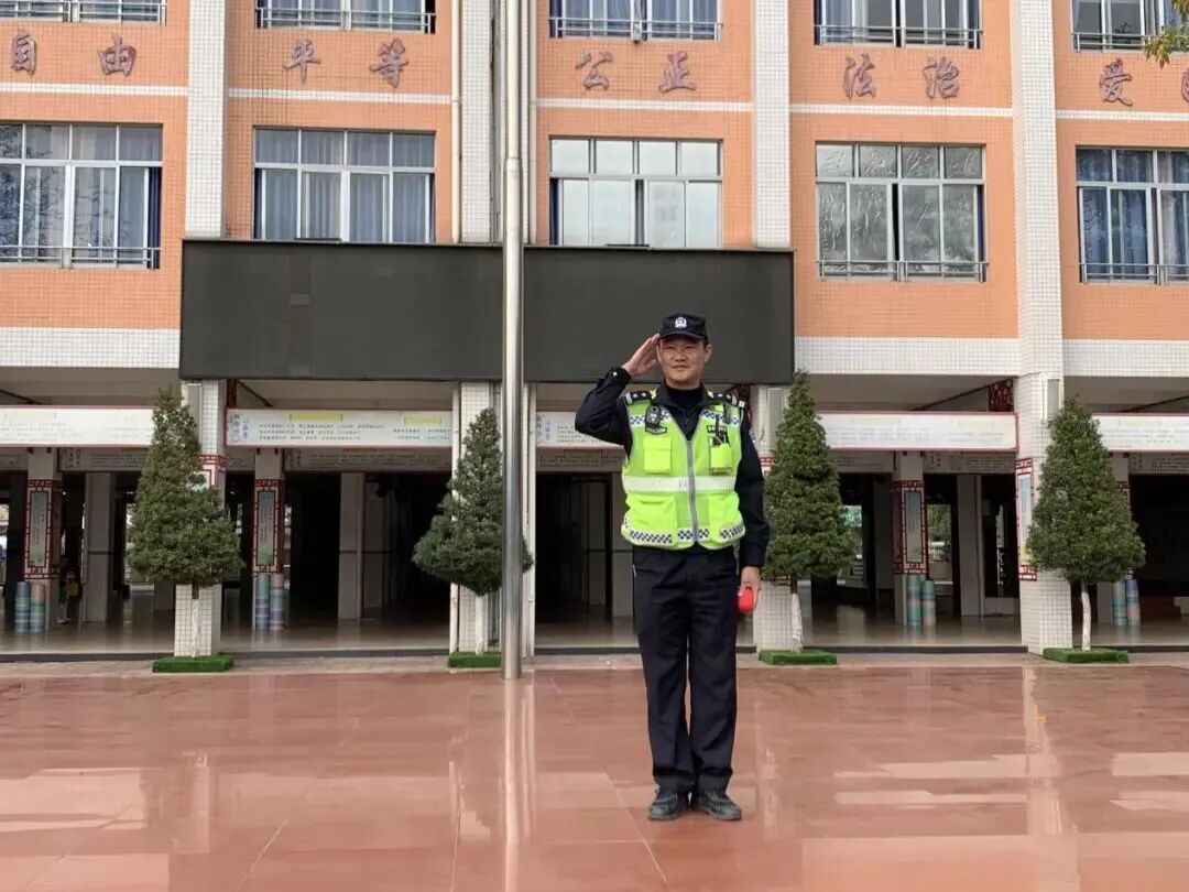 織密校車安全網 守護學子平安行 織密校車安全網 守護學子平安行