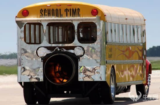 別人家校車好牛 知足吧俺都沒坐過校車