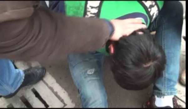 校車點(diǎn)離家近就不送了？8歲童沒出小區(qū)就被綁架