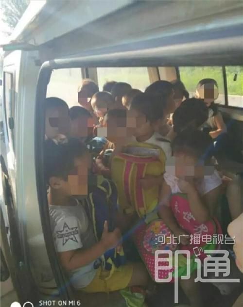 超載286%！河北衡水交警查獲兩輛“黑校車”