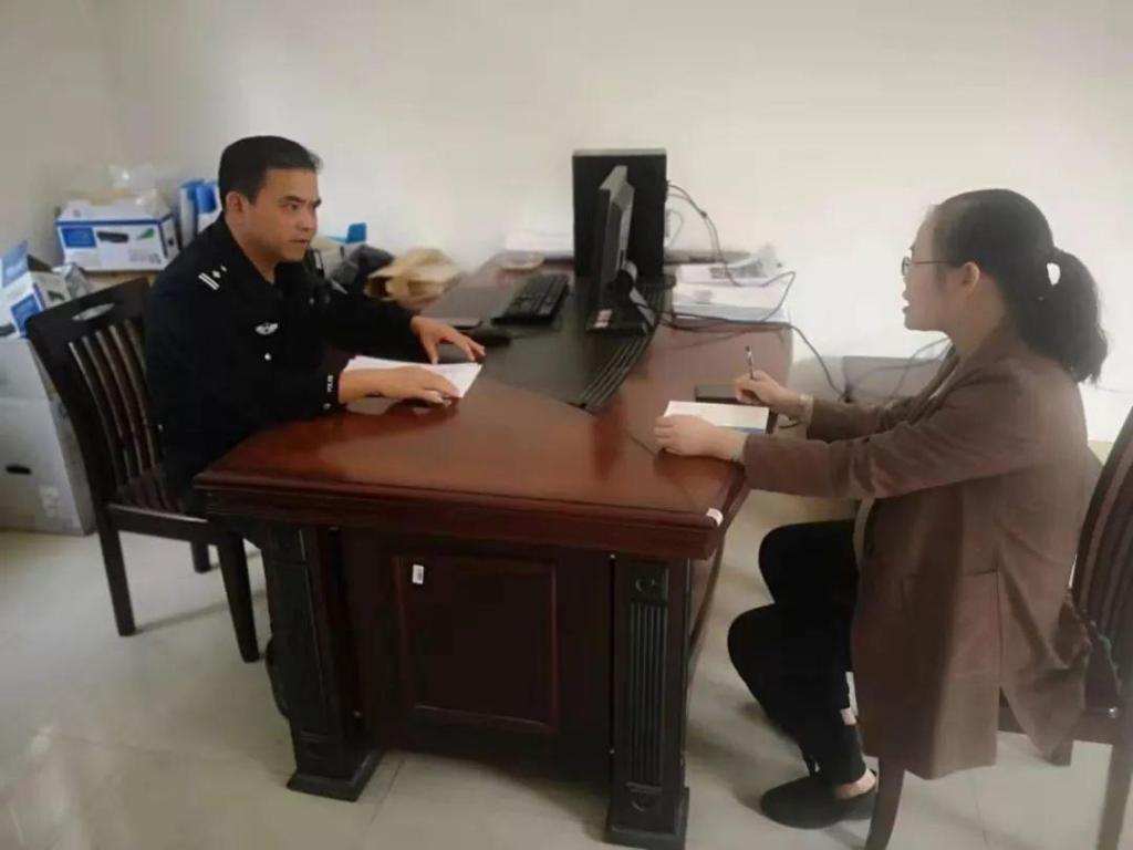 用這樣的“校車”接送小孩，您真的放心嗎？