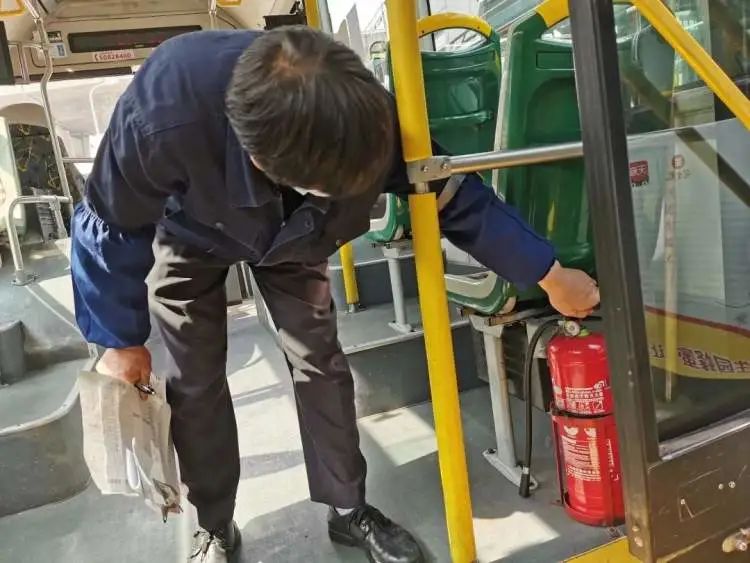 開學在即，公交開啟“護校復學”模式，對“大鼻子”校車及相關車輛開展大檢查！