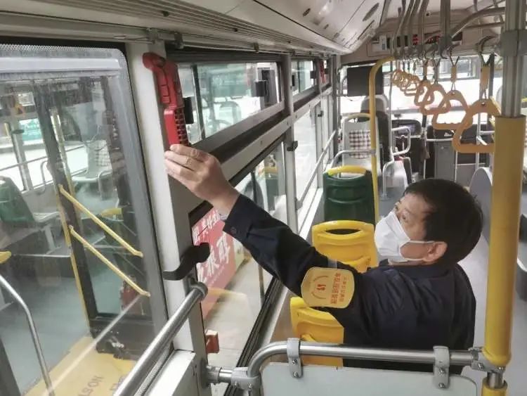 開學在即，公交開啟“護校復學”模式，對“大鼻子”校車及相關車輛開展大檢查！