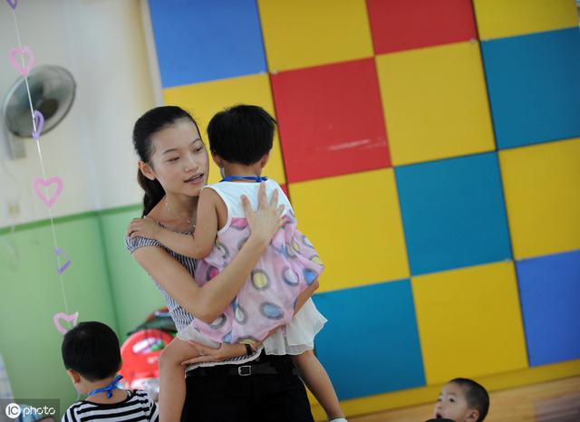 幼兒園門前的“離別”大戲：如何預防及應對孩子的分離焦慮