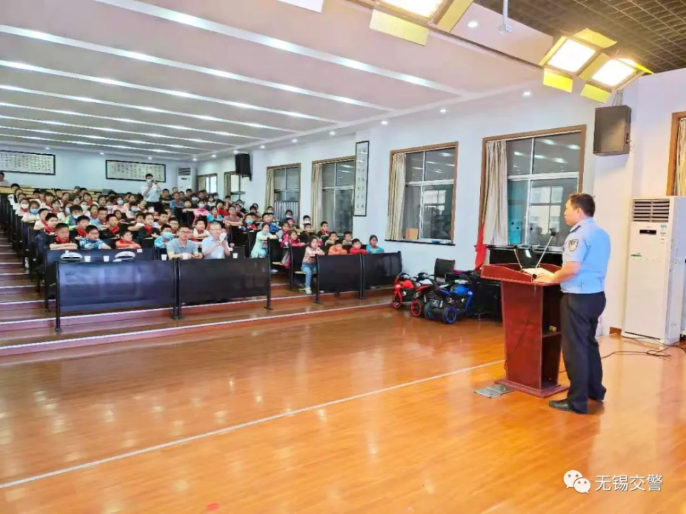 這樣的“黑校車”，你敢讓孩子坐嗎？