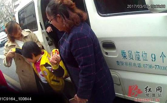 幼兒園“黑校車”   誰來負責它的安全