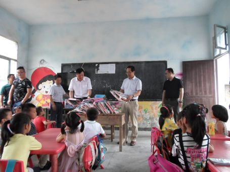 2017年“百城千校——安凱校車公益行”活動(dòng)舉辦