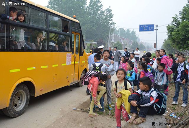 市場與需求都有了，為啥校車還是推廣不起來