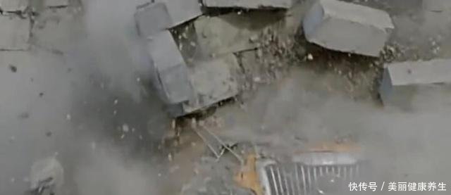 中國制造厲害了！國產校車暴力碰撞實驗，家長看完放心了