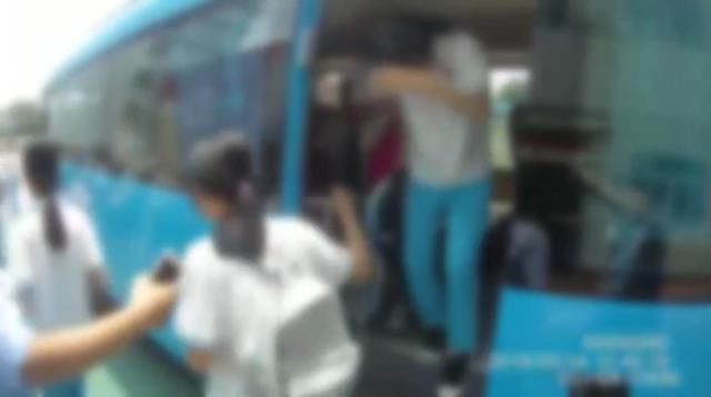 校車驚魂！核載25人的“黑校車”載了42人！還有更離譜的