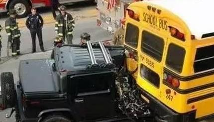 平視 | 吹美國(guó)校車堅(jiān)固，吹得美國(guó)網(wǎng)友都受不了，紛紛吐槽